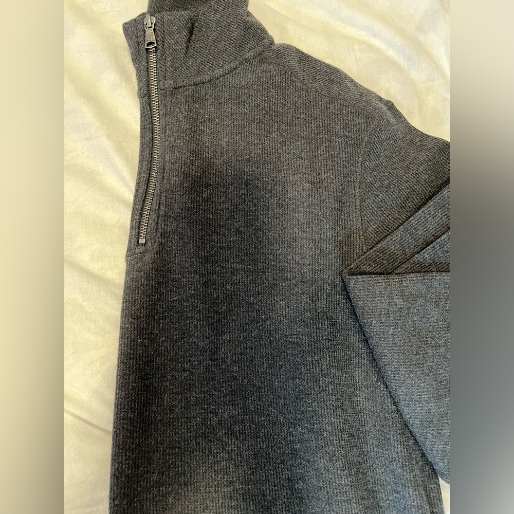 Banana Republic Men’s Grey Quarter Zip size M
